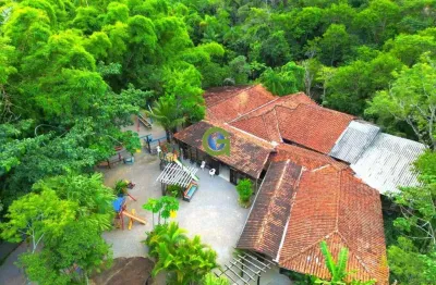 Oportunidade rara em garopaba: ponto comercial com acesso à cachoeira!