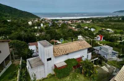 Casa de alto padrão com vista permanente para o mar – praia do siriú, garopaba