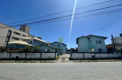 Casa comercial a venda bairro ponte do imaruim palhoça/sc, conta com 4 apartamen