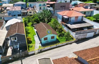 Casa com terreno amplo e acesso por duas ruas – fazenda santo antônio, são josé/