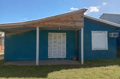 Oportunidade! casa semi-mobiliada a menos de 50m do mar - no bairro salinas em cidreira