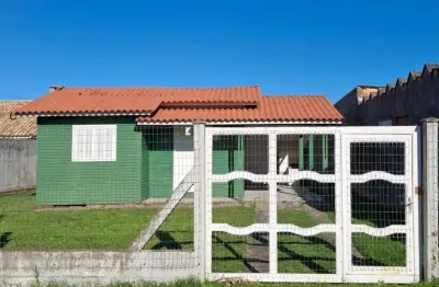Casa no centro de cidreira, escriturada e mobiliada 300 metros da prefeitura