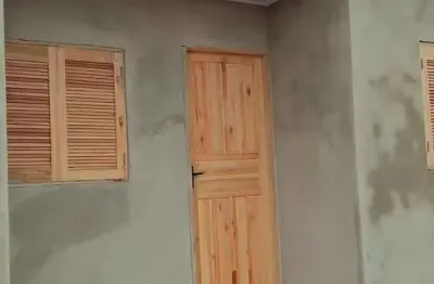 Casa nova recém construída no centro de pinha. escriturada. aceita entrada e parcelas