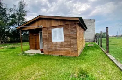 Casa com 2 quartos à venda na Rua Callil Miguel Allen, 1234, Praia do Pinhal, Balneário Pinhal