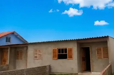 Casa nova, nunca habitada, a 100m do mar, no bairro salinas, na praia de cidreira!