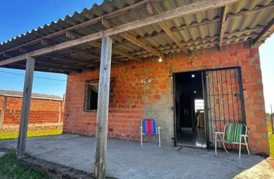 Imóvel escriturado, mobiliado, em amplo terreno contendo 300m² na praia de cidreira.