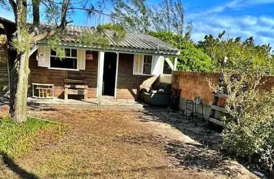 Excelente casa mista, no bairro Salinas, na Praia de Cidreira!  250 metros do mar - escriturada.