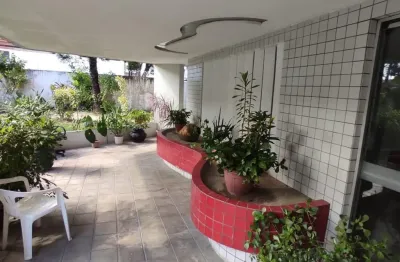 Apartamento amplo com vista para o mar e 150m² de conforto