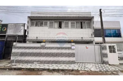 Casa de 1º andar com 219m², em jaguaribe, prox. ao fórum com 5 quartos sendo 02 suítes por r$ 499 mil!