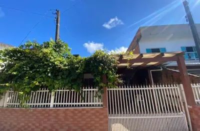 Casa bem localizada com 3 quartos em balneário camboriú