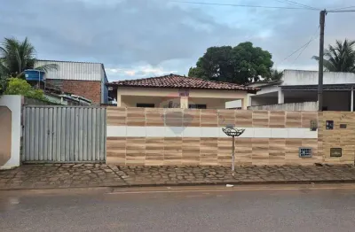 Casa em gramame, reformada e solta, c/ terreno de 10x25m em rua principal