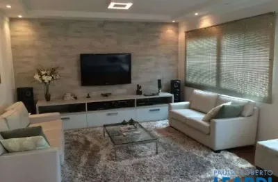 Casa com 4 quartos à venda na Rua Cinco de Julho, Ipiranga, São Paulo