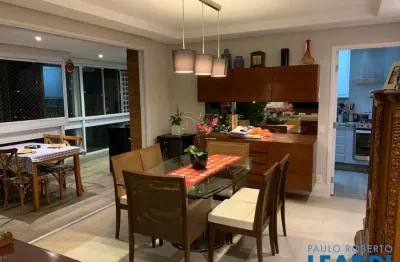 Apartamento com 3 quartos à venda na Rua Embuaçu, Vila Mariana, São Paulo