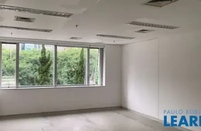 Ponto comercial para alugar na Rua Vergueiro, Vila Mariana, São Paulo