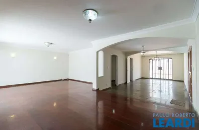 Casa com 4 quartos para alugar na Avenida Ceci, Planalto Paulista, São Paulo