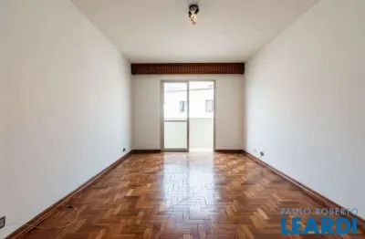 Casa com 3 quartos à venda na Rua Visconde de Castro, Campo Belo, São Paulo