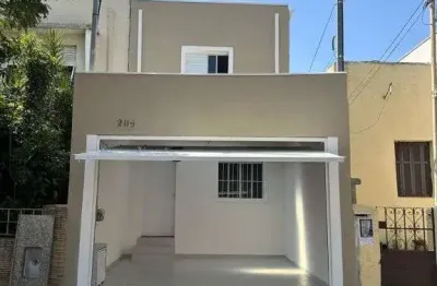 Casa com 2 quartos à venda na Rua Gama Cerqueira, Cambuci, São Paulo