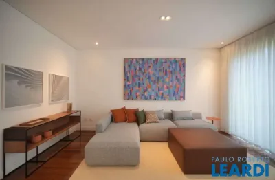 Casa em condomínio fechado com 4 quartos à venda na Rua Joaquim Cândido de Azevedo Marques, Real Parque, São Paulo