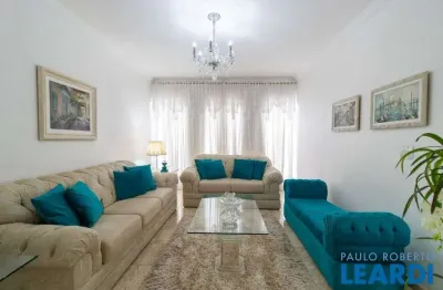 Casa com 3 quartos à venda na Rua dos Miosótis, Mirandópolis, São Paulo