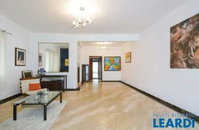 Casa com 3 quartos à venda na Rua César Beccaria, Jardim da Glória, São Paulo