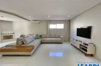 Casa em condomínio fechado com 4 quartos à venda na Rua Padre Bento Ibañez, Jardim Prudência, São Paulo