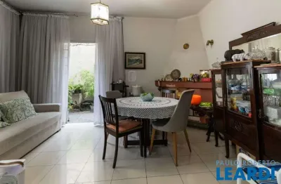 Casa com 2 quartos à venda na Rua Sumidouro, Pinheiros, São Paulo