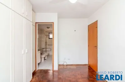 Apartamento com 3 quartos à venda na Rua Borebi, Vila Mariana, São Paulo