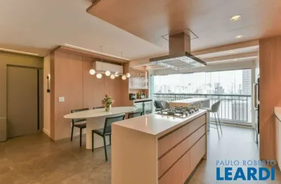 Apartamento com 3 quartos à venda na Rua Bacaetava, Brooklin, São Paulo