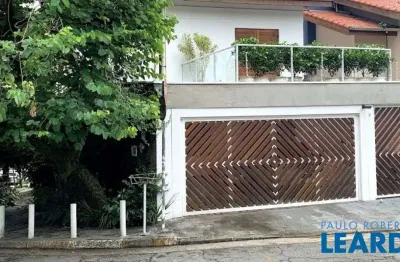 Casa com 3 quartos para alugar na Rua Turi, Vila Madalena, São Paulo