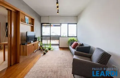 Apartamento com 3 quartos à venda na Rua Lisboa, Vila Madalena, São Paulo