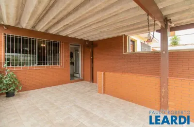 Casa com 3 quartos à venda na Rua Pero Correia, Jardim da Glória, São Paulo