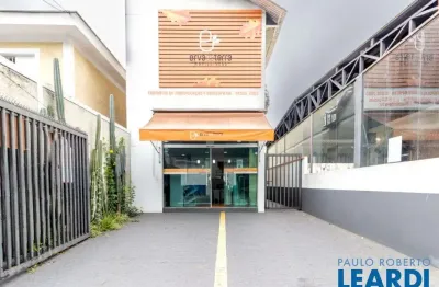 Casa com 2 quartos para alugar na Rua Augusto Tolle, Santana, São Paulo