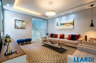 Casa com 3 quartos à venda na Rua Ângelo Mendes de Almeida, Jardim Aeroporto, São Paulo