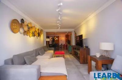 Casa com 4 quartos à venda na Rua Mariz e Barros, Jardim da Glória, São Paulo