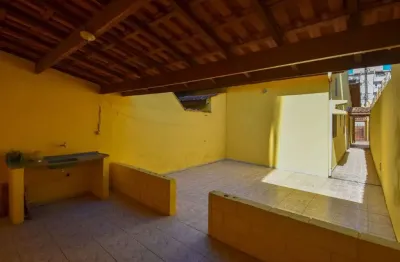 Casa (padrão), com 3 quartos e 2 banheiros à venda, 92 m² em ubatuba-sp