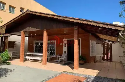 Casa com 5 quartos à venda na rua alcatraz, praia grande, ubatuba, 210 m2 por r$ 1.900.000