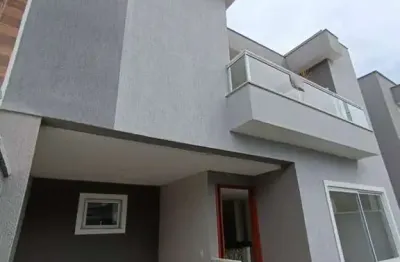 Casa para venda em rio das ostras, costazul, 3 dormitórios, 3 suítes, 4 banheiros, 1 vaga