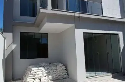 Casa para venda em rio das ostras, novo rio das ostras, 3 dormitórios, 2 suítes, 4 banheiros, 1 vaga