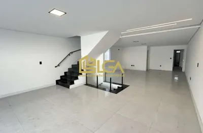 Casa sobreposta alta a venda na quadra da praia - embaré - santos