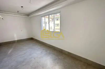 Sobrado tríplex 3 dorms (2 suítes), 200 m² com gourmet – gonzaga, santos