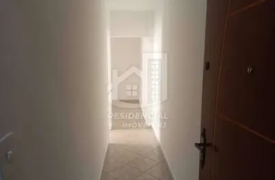 Apartamento com condomínio econômico na quadra da praia do flamengo