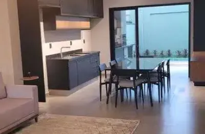 Casa de condomínio 3 suítes , completa em armários, fino acabamento