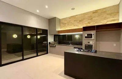 Linda casa térrea 3 suites completas em armários Reserva Imperial