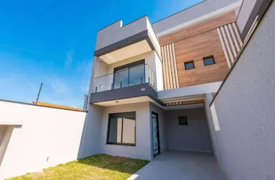 Sobrado 3 suítes, 165,m², terraço com churrasqueira e 2 vagas de garagem à venda no água verde