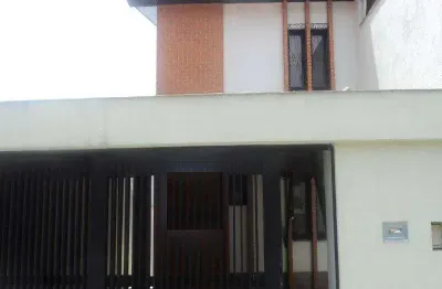 Sobrado excelente 184 m² com 3 dormitorios sendo 1 suíte e 2 vagas