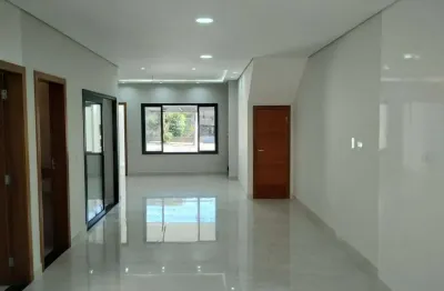Sobrado maravilhoso 166 m² 4 dormitorios sendo 3 suites 4 vagas de gargens