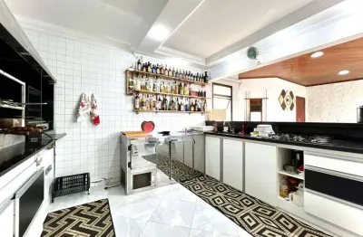 Apartamento cobertura com 374 m² 3 dormitorios sendo 3 suítes