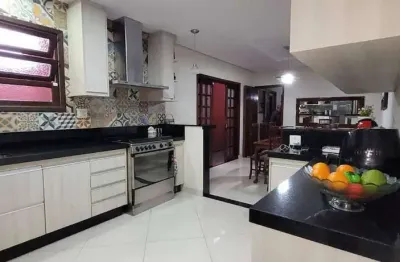 Sobrado 208 metros 3 dormitorios sendo 3 suites 2 vagas de garagens