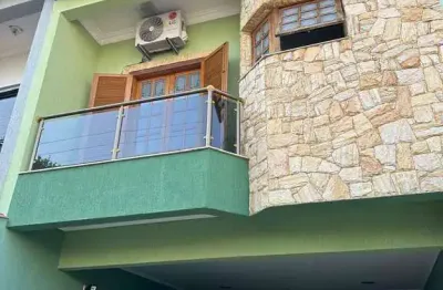 Sobrado com 195 m² com 3 domritorios estuda permuta menor valor