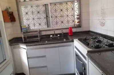 Sobrado com 166 m² dormitorios sendo 1 suite e 2 vagas de garagens